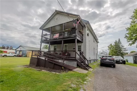 32 S Pearl St, Attica, NY 14011