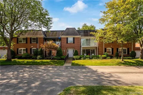 71 Homer Ln #D, Amherst, NY 14221