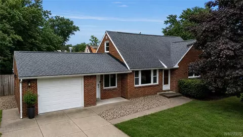 3773 Sowles Rd, Hamburg, NY 14075