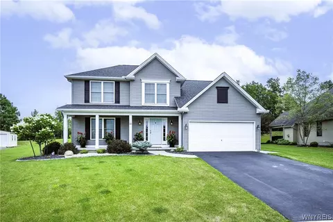 22 Vista Ct, West Seneca, NY 14224