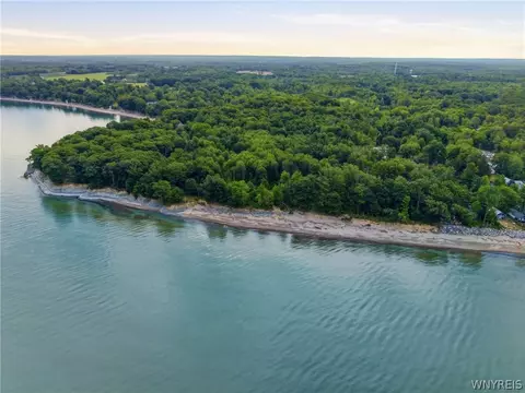 3 Lake Shore Rd, Brant, NY 14027