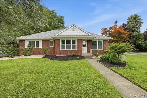138 Woodshire N, Getzville, NY 14068