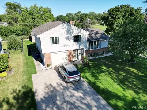 95 Cindy Dr, Amherst, NY 14221