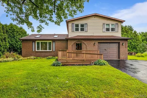 4671 Porter Center Rd, Lewiston, NY 14092