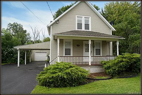 2398 Niagara Rd, Wheatfield, NY 14304