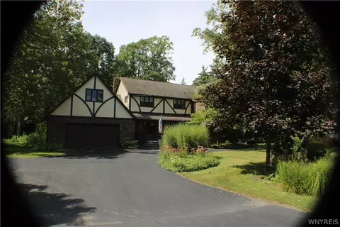 5311 Tonawanda Creek Rd, Pendleton, NY 14120