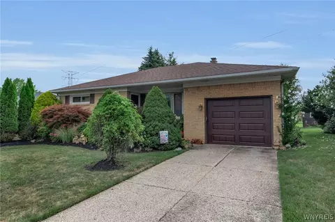 145 Cresthaven Dr, Cheektowaga, NY 14225