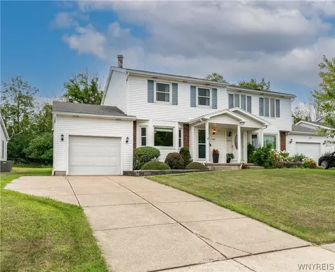 4261 Victorian Dr, Hamburg, NY 14075