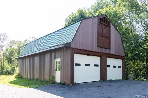Exterior - 11650 Sharp St, Concord, NY 14055 photo 10 of 12