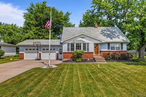 1543 Bedell Rd, Grand Island, NY 14072