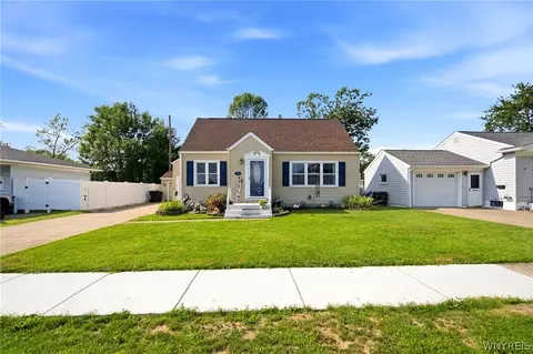 72 Taylor Dr, Tonawanda, NY 14150