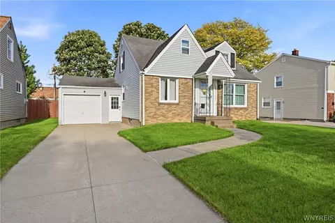 120 Sherwin Dr, Tonawanda, NY 14150
