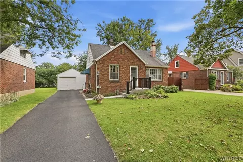 43 Norman Pl, Amherst, NY 14226