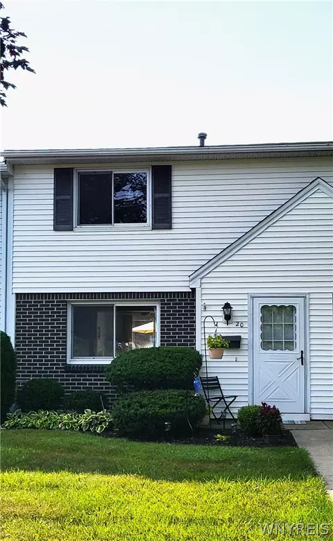 20 Parkview Ct, Lancaster, NY 14086