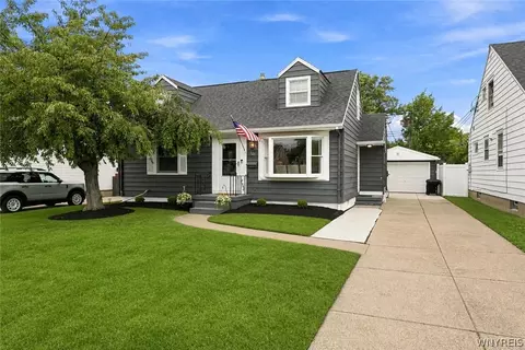 127 Briarhurst Dr, Tonawanda, NY 14150