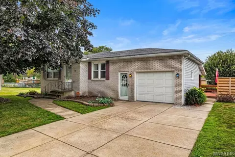 31 George Dr, West Seneca, NY 14224