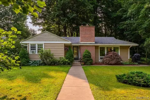 4715 Clark St, Hamburg, NY 14075