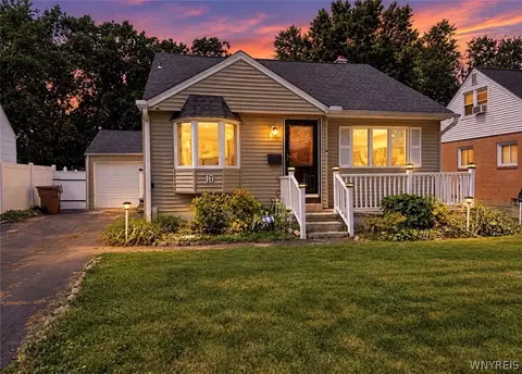 16 Woodridge Ave, Cheektowaga, NY 14225