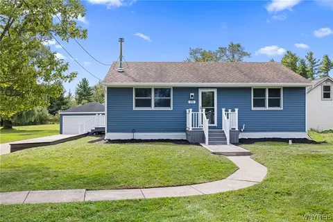2758 Fix Rd, Grand Island, NY 14072