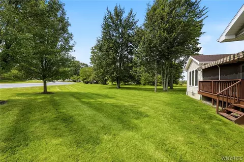 Exterior - 2 Alexander Pkwy, Pendleton, NY 14120 photo 8 of 11