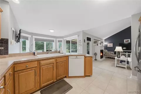 Kitchen - 2 Alexander Pkwy, Pendleton, NY 14120 photo 1 of 6