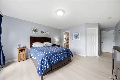 Bedroom - 2 Alexander Pkwy, Pendleton, NY 14120 photo 3 of 8
