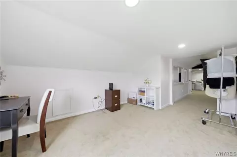 Entry Way - 2 Alexander Pkwy, Pendleton, NY 14120 photo 3 of 4