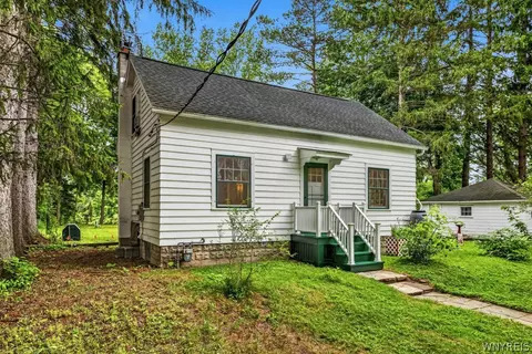 4218 Tonawanda Creek Rd, East Amherst, NY 14051
