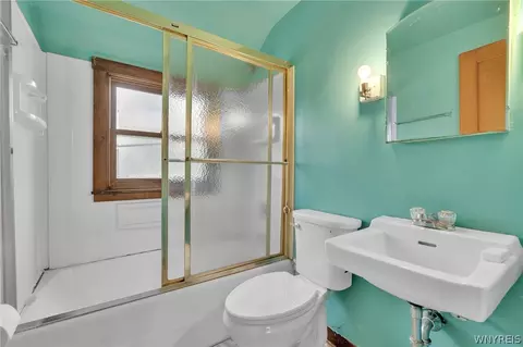 Bath - 152 Pullman Ave, Tonawanda, NY 14217 photo 3 of 3
