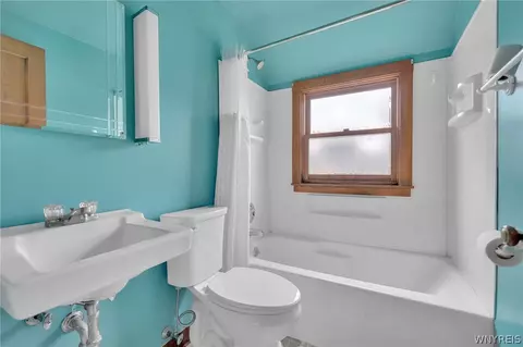 Bath - 152 Pullman Ave, Tonawanda, NY 14217 photo 2 of 3