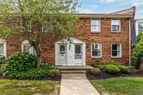 50 Hamlin Sq #D, Amherst, NY 14221