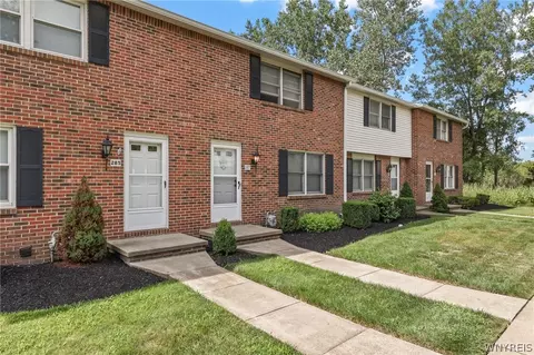 287 Wimbledon Ct, West Seneca, NY 14224