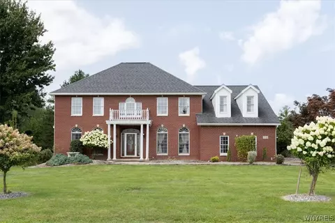5740 Marthas Vineyard, Clarence Center, NY 14032