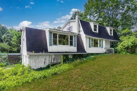 11671 Liberia Rd, East Aurora, NY 14052
