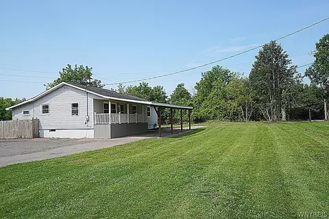 81 Crosby Ave, Lockport, NY 14094