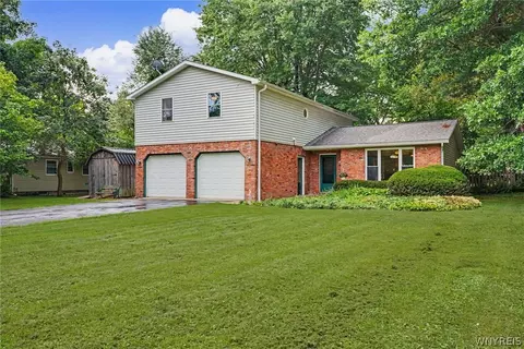38 Rauch Dr, Springville, NY 14141