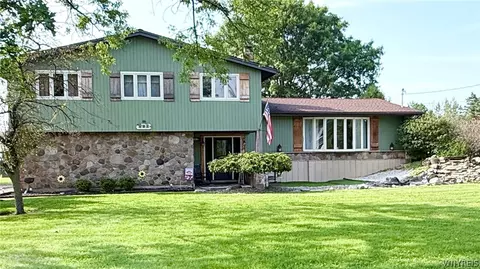 987 N Hewitt Dr, Lewiston, NY 14092