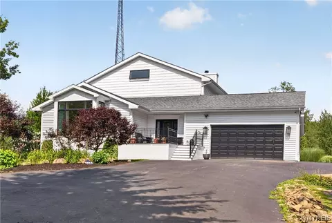 8850 Rohr Hill Rd, Ashford, NY 14171