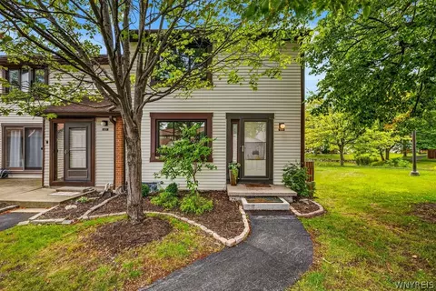 1208 Charlesgate Cir, East Amherst, NY 14051