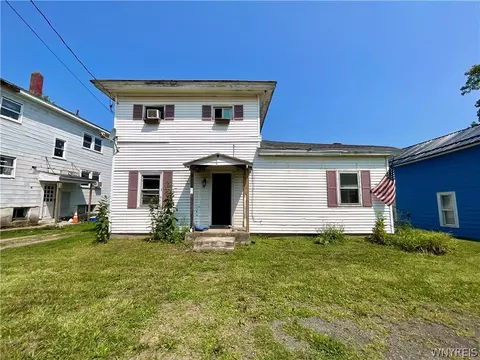 12050 Main St, Perrysburg, NY 14129