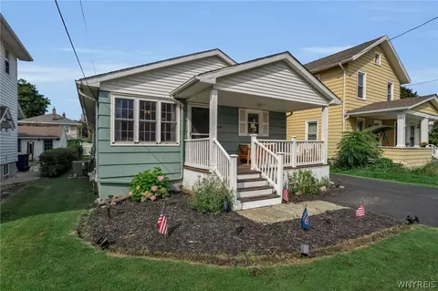 61 Grove Ave # A, Lockport, NY 14094