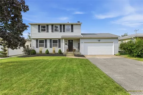 20 Argosy Dr, Amherst, NY 14226