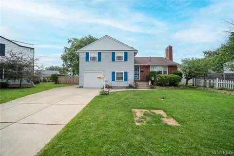 16 Brookville Ct, Tonawanda, NY 14150