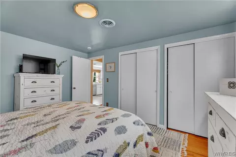 Bedroom - 145 E Maplemere Rd, Amherst, NY 14221 photo 3 of 9
