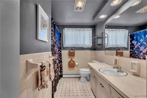 Bath - 145 E Maplemere Rd, Amherst, NY 14221 photo 3 of 3
