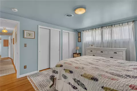 Bedroom - 145 E Maplemere Rd, Amherst, NY 14221 photo 2 of 9
