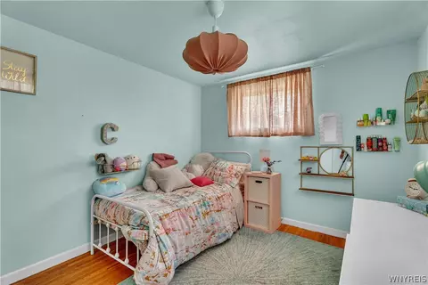 Bedroom - 145 E Maplemere Rd, Amherst, NY 14221 photo 7 of 9
