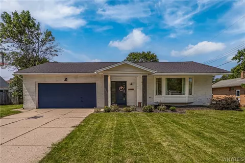 145 E Maplemere Rd, Amherst, NY 14221