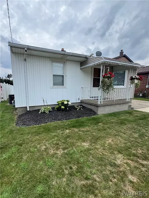 3259 Jerauld Ave, Niagara Falls, NY 14305