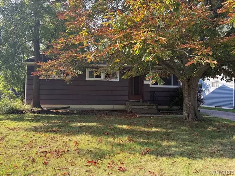 187 Sharon Pkwy, Lackawanna, NY 14218